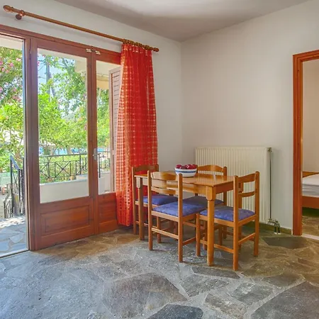 Giapis Apartment Mikros Gialos